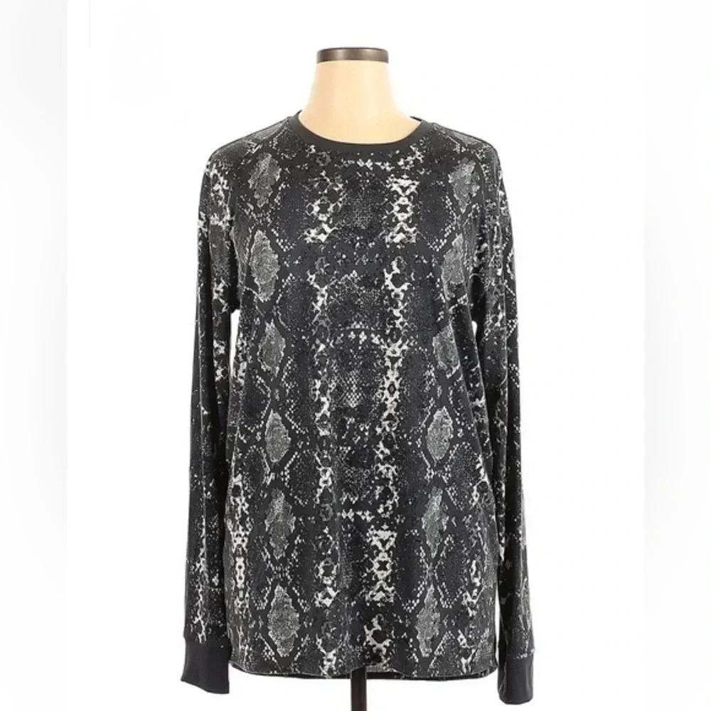 LuLaRoe | Grey Snakeskin Print Long Sleeve Stretchy Chic Henley Top Size XL